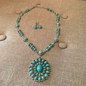 Turquoise western style necklace/earring set